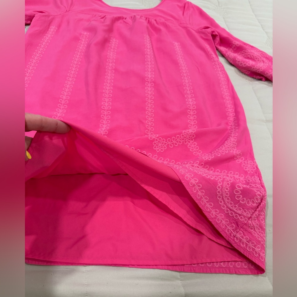 Crown & Ivy adorable throw on dress is summer ready in the prettiest pink color! - Picture 4 of 10